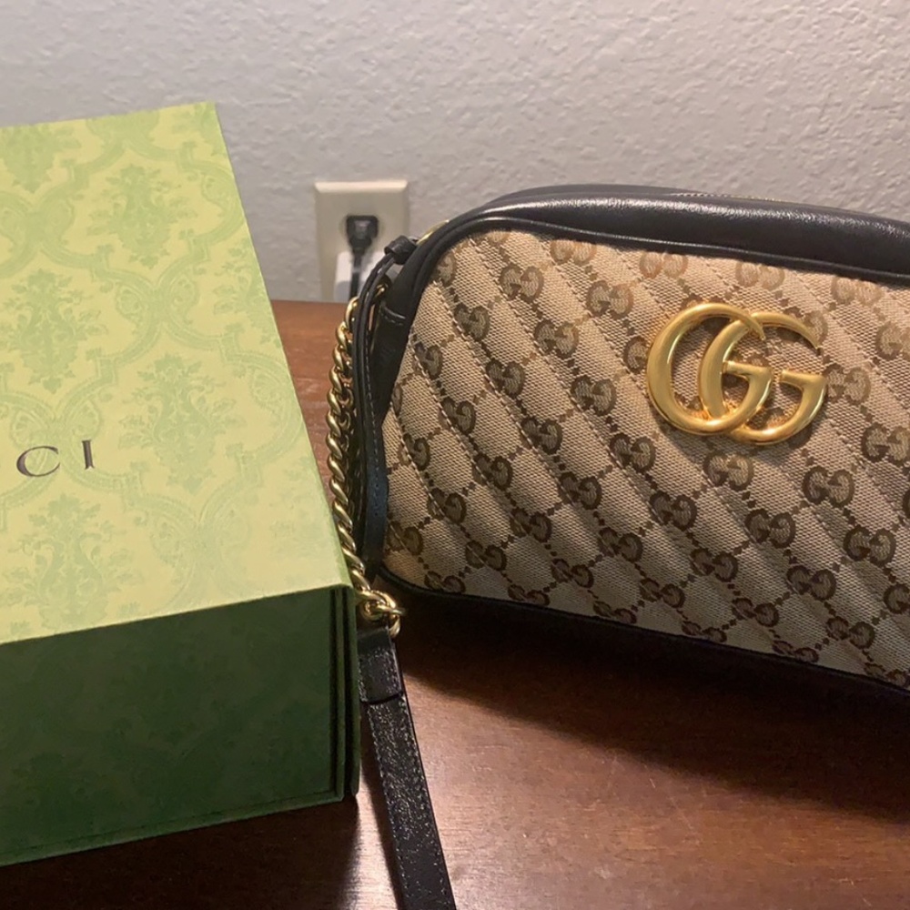 Gucci GG Marmont Small Shoulder Bag